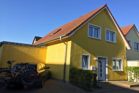 The holiday home can accommodate up to 6 people. Families with children are of course welcome. With 3 bedrooms, an extensively equipped kitchen with dishwasher, washing machine and tumble dryer, 2 bathrooms, sauna and your own garden, you can arrive ...