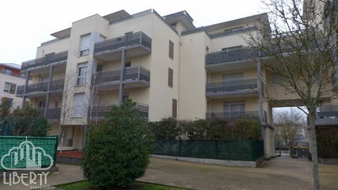 **EXCLUSIVITY LIBERTY IMMOBILIER** Ideally located (Bus, shops, market, hospital, police station, medical office, theater,...), you will find your happiness close to this F3 of 63 m2 (Residence of 2014) with an entrance with storage, a bright living ...