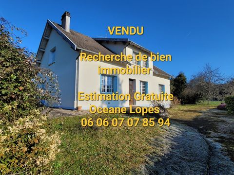 17 minutes from Limoges and 10 minutes from the A20 access! Nice family home well located! HUGE POTENTIAL! It consists on the ground floor (access on one level) an entrance, a kitchen, a dining room, 2 bedrooms, an office, a bathroom, laundry room an...