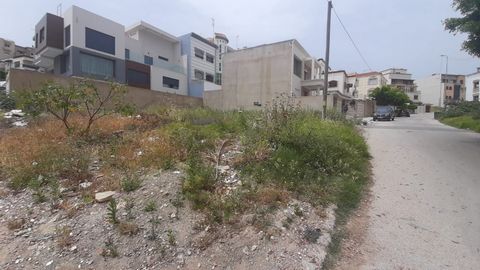 -Land for villa located in Val Fleury, with an area of 300m2, next to pretty villas, with two facades, for sale. A well asking price 7500 per m2.