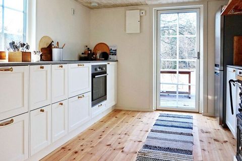 Welcome to a wonderful house on the lovely Yxlan, an island with a ferry connection in the Norrtälje archipelago. A charming idyll with proximity to water in all directions. This completely renovated house is wonderfully furnished, overlooking the me...