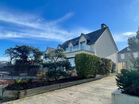 150M from the beach of La Fourberie, contemporary house, 5 bedrooms, large living room, heated swimming pool, elevator serving all floors. Information on the risks to which this property is exposed is available on the Georisks website: ... />Features...