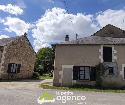 Semi-detached house of 67 m2 + 2 barns and outbuildings on a plot of 1200 m2. In a quiet hamlet in the commune of Neuvy-deux-Clochers, 2 hours from Paris, 15 minutes from Sancerre and 2 km from the Sancerre/Bourges road. Residential house, built befo...
