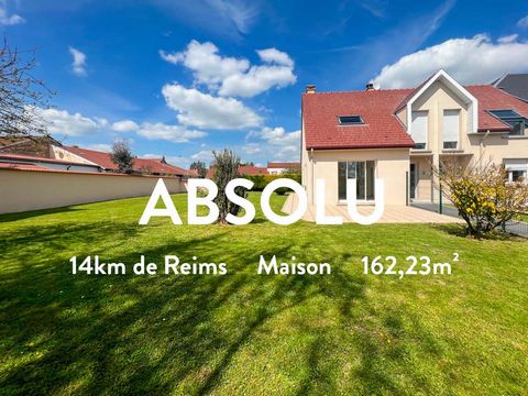 Located just 15 minutes north of Reims, ABSOLU is the family home par excellence. Take a driveway and discover this magnificent house built in 2002 surrounded by a large garden. A beautiful paved courtyard will allow you to park your cars to receive ...
