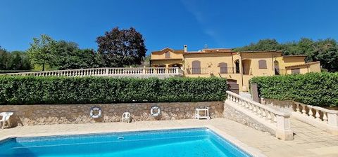 I offer this magnificent property of 2500m2 of land only 20 minutes from Monaco and 5 minutes from La Turbie. This Provencal house will make you take back taste for nature and hear the bell tower of the village and the rooster's crow. Yes you are onl...