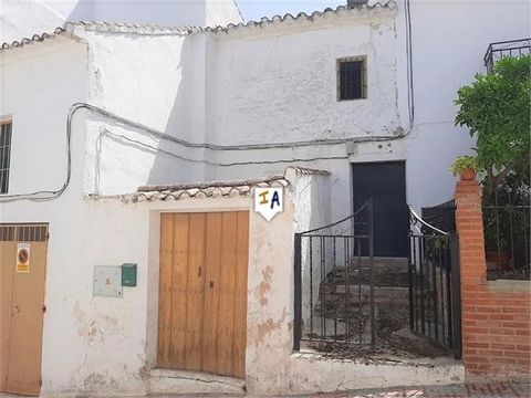 Esta casa adosada de 112m2 construidos se encuentra en el corazón del tranquilo y encantador pueblo de Castil de Campos, en la provincia de Córdoba. Con vistas al impresionante paisaje que rodea el pueblo y distribuida en dos plantas, esta propiedad ...
