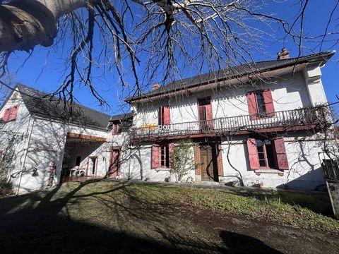 EXCLUSIVE FIRST CROWN OF TARBES BIGOURDANE HOUSE TYPE 7 OF ABOUT 220 M2 WITH VIEWS OF THE PYRENNEES COMPRISING: on the ground floor, an entrance hall, an independent fitted kitchen, a south-facing living room with original parquet flooring, a living ...