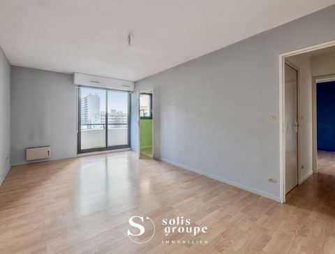 Lyon 8th Arrondissement: EXCLUSIVITY - 2-ROOM APARTMENT 47 m2 WITH BALCONY located on the 4th floor- In the heart of the 8th arrondissement, a stone's throw from the tramway and close to Montplaisir, in a wooded and secure residence with its tennis c...