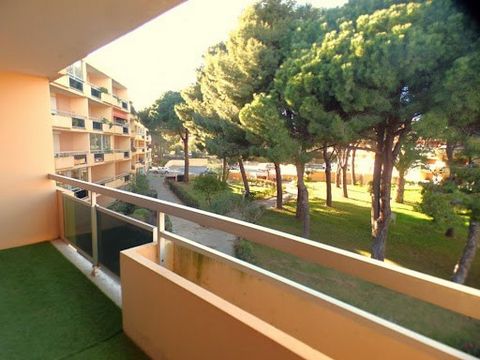 EXCLUSIVE: Two-room apartment of 25.50 m² Carrez law for sale with garage located a stone's throw from the beach and amenities in Bormes-les-mimosas, La Favière sector. The apartment consists of an entrance hall, a kitchen area open to the living roo...