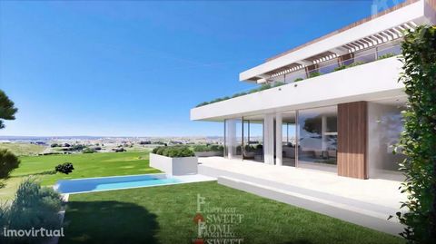 In Leceia, Oeiras, in a nice locality, you will find this plot of land with 635 m², with a project in the final stages of approval for a 5 bedroom semi-detached house, and a fantastic view that extends to the sea! The area, a recent urban subdivision...