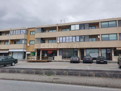 1 bedroom apartment with a total area of 63 m2, located in Salto in the municipality of Montalegre in the district of Vila Real. The property is located close to the area of commerce, services and schools. It is 1 hour from Vila Real and 1 hour from ...