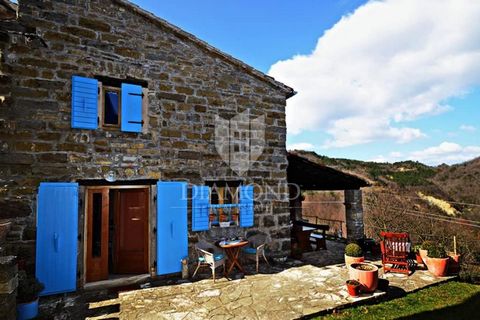 Location: Istarska županija, Cerovlje, Paz. Central Istria, autochthonous stone house with a beautiful view of nature. We are selling an autochthonous stone house with a beautiful view of nature. The house is located on the edge of a small village in...