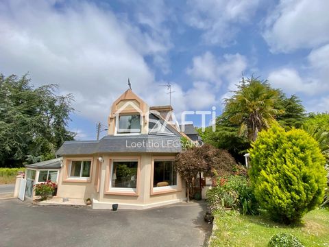 This very bright house will offer you plenty of living space. On the ground floor, an imposing entrance leads to a comfortable living room opening onto the veranda and the kitchen. Still on the ground floor, a pleasant bedroom as well as a shower roo...