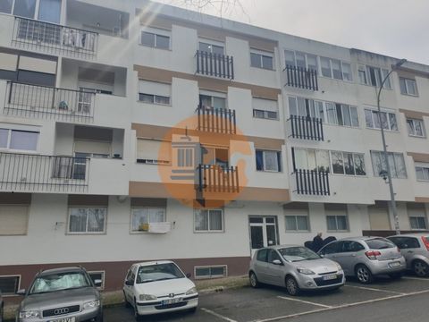 Friendly 2-bedroom apartment fully renovated with equipped kitchen and balcony, located near José Cardoso Pires Basic School in Casal de São Brás, a 17-minute walk from Amadora Train Station. This apartment features: Open plan living room and equippe...