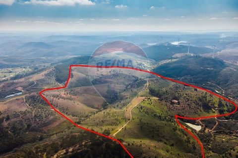 Description SKU: T-006 Land with 48,775ha with ruin of 98m², located in Vale do Lobo, Marmelete, 20 minutes from Aljezur and Lagos and within walking distance of the Bravura Dam. According to the Monchique PDM, it may be possible to increase the cons...