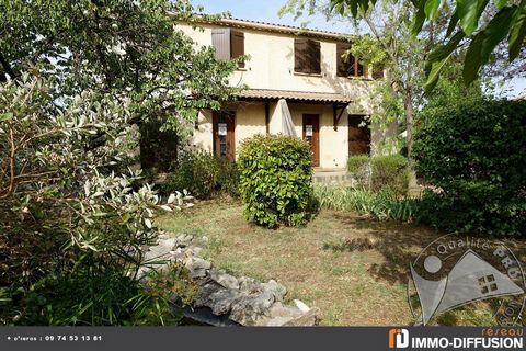 Mandate N°FRP136835 : EXCLUSIVELY on GIGNAC (34) ideal for Investor: Real estate complex comprising 2 identical and semi-detached T4 villas built in 1990 on an enclosed plot of 632 M . Basement: Workshop and Garage. Ground floor: 4 rooms and 2 toilet...