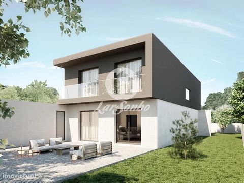 Fantastic land of 341m2 w / approved project for construction of the semi-detached villa, consisting of r / c, 1st floor and garage. It is located close to the public services, situated in the residential area of the city and surrounded by green area...