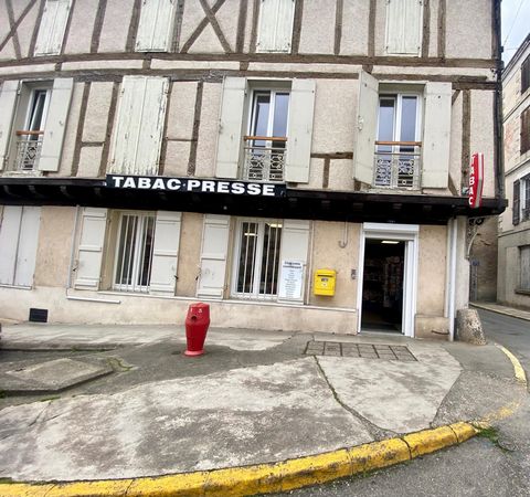 This business is located in a corner not far from the town hall. With commercial premises of approximately 65m2 and numerous reserves. With its diversified activities such as tobacco, newspapers, French games, take-away drinks, stationery, knick-knac...