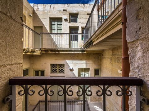 This stunning and rare to find designer finished and Fully Converted Town House situated in the best part of Floriana just a short walk to Valletta the 2018 European Capital of Culture. On the ground floor as one walks in you will enter a good sized ...