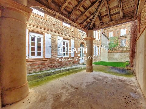 Located in Lézat-sur-Lèze, this mansion benefits from an ideal location in a dynamic town offering a pleasant living environment. Nestled in the heart of the village and close to amenities, it seduces with its peaceful atmosphere while being close to...
