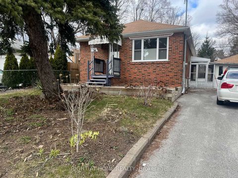 Simply Gorgeous!! 3 Bedroom Detached Bungalow in the heart of Kennedy Park. This home is move-in ready. It boasts an Open concept Living / Dining room with a large window, brining in lots of natural light. Charming, Rustic eat-in kitchen leads to the...