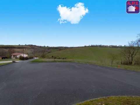 SERVICED BUILDING LAND Located in a small subdivision that is pleasant to live in and peaceful, you will find, nearby, the village of Aurignac with its shops, college etc.... With a generous surface area of 1100 m², this land is ideal for building yo...