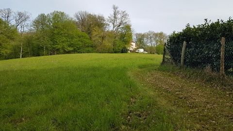 Beautiful building plot with a total area of 4357 m2. Beautiful dominant view in a quiet area 400 meters from all shops and services on foot. Information on the risks to which this property is exposed is available on the Geohazards website: ... />The...