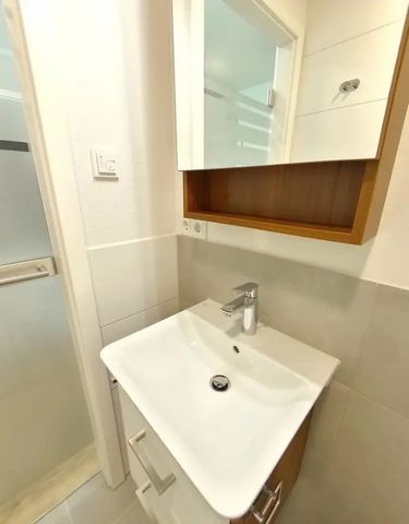 Welcome to your new home! This cozy 1-room apartment impresses not only with its modern design, but also with its premium amenities and ideal location. With underfloor heating in the room and bathroom, you can enjoy a comfortable living environment e...