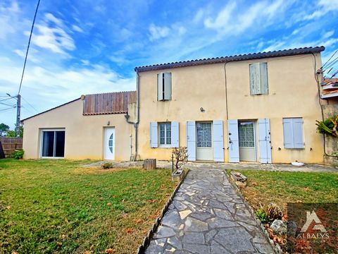 Discover this superb opportunity to acquire a spacious house, offering two separate but semi-detached dwellings on a plot of 1400 m2. Located in Lalande de Fronsac, this house offers a rare opportunity to house two separate households or combine the ...