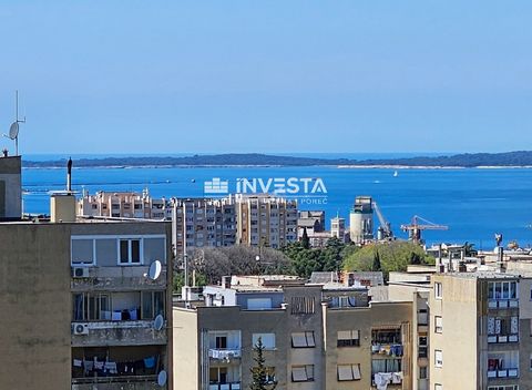 In Pula, in a beautiful location, an apartment is for sale on the lower floor of a residential building with an elevator. The apartment consists of two bedrooms, kitchen, dining room, utility room, bathroom, hallway, loggia and basement, total area 6...