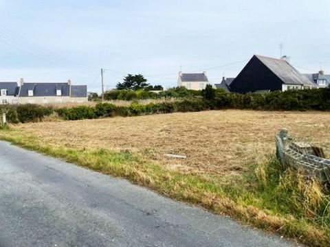 Vous rêvez de construire votre maison près de la mer en Bretagne ? Ne cherchez plus ! Ce terrain de 711m2, situé dans la commune pittoresque de Penmarch, est l'endroit idéal pour réaliser votre projet. Profitez de l'air marin, des paysages magnifique...