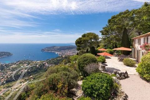 Absolutly quiet, facing south, the property offers exceptional panoramic views over the Mediterranean and the Saint-Jean-Cap-Ferrat peninsula. With no direct neighbors, it is surrounded by 9994 m² of carefully mantained, flat mediterranean land with ...