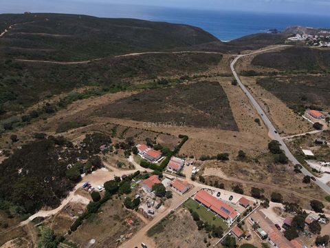 The estate covers 2.5 hectares and is located 3 minutes from Arrifana beach, Aljezur, Portugal. At the highest point of the property you can enjoy a fantastic sea view. The 2.5 hectare property consists of two buildings: A 72m2 villa with 2 bedrooms ...