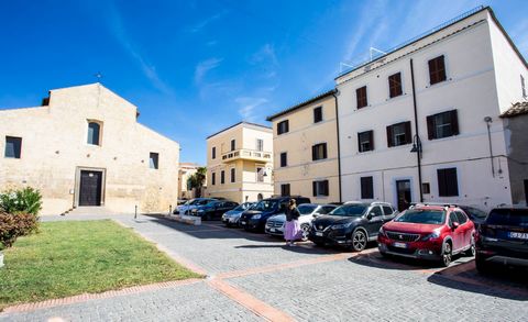 In the heart of the historic centre, and precisely in Via XX Settembre, we offer for sale a semi-detached 117m2 apartment on the first floor of a small building. The property is located close to Piazza Sant'Antonio, where there is the church of the s...