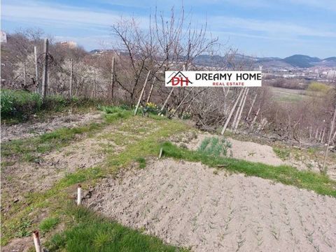 Property ID 1604 Plot for sale in the town of Smolyan. Kardzhali, kv. Fun. The property has an area of 500 sq.m., cultivated, with fruit trees. There is an open batch of water. The plot is under paragraph 4 and is suitable for construction. It is loc...