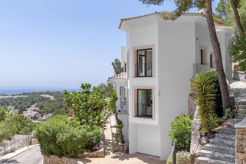 This charming Mediterranean-style villa is located in a quiet and sought-after neighborhood of Portals Nous and offers stunning views of the sparkling sea. The property extends over three floors and comprises a generous living space of approximately ...