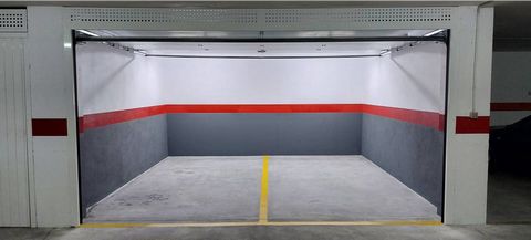 Totale oppervlakte 25 m², garage zijkolommen, staat van onderhoud: goede staat, gesloten.