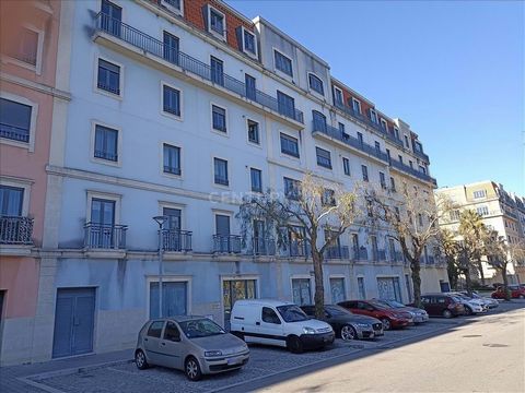 This 2-bedroom apartment has a total area of 96 square meters and is located in Oliveira do Douro (Quinta da Seara Development), Vila Nova de Gaia, in the Porto district. Situated in a quiet residential area, close to commercial areas, services, scho...