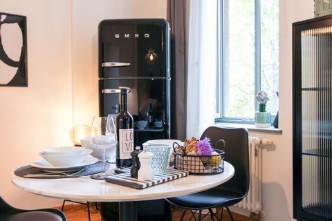 Jewelry microapartment (approx. 30 sqm) in the heart of Heidelberg for design-oriented living enthusiasts who value upscale furnishings. You don't want to do without a cultivated living style and appreciate comfort? You love something special and val...