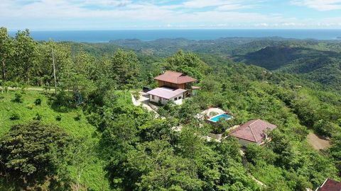 Mountain Lodge Vista Mar fosters a quiet, peaceful lifestyle for its guests and owners, a pure nature lovers heaven located in the lush and bountiful mountains of Guanacaste, just 30 minutes from Samara Beach, 35 minutes from the city of Nicoya and 4...