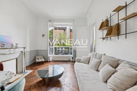 In a beautiful 1885 building with well-kept communal areas, Le groupe Vaneau offers a ground-floor apartment with an entrance hall, living room, bedroom, open-plan kitchen, shower room and separate toilet. This bright property has been tastefully ren...