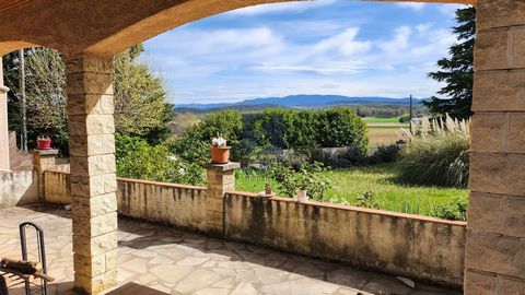 Drôme - Allex: You are looking for a spacious property with unobstructed views close to a lively village but out of any nuisance with unobstructed views and distant neighbours then this large spacious and bright house of 160m2 in the heart of 6000m2 ...