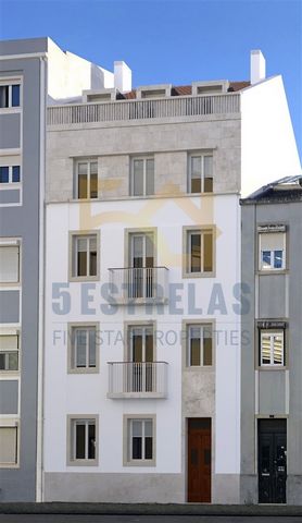 Venha conhecer este apartamento num novo condomnio que vem oferecer uma excelente qualidade de vida no centro de Lisboa. Apartamento T1 com 42,6 m2 situado no 3 piso do edificio. Esta reabilitao que manter a fachada original, composta por 8 apartamen...