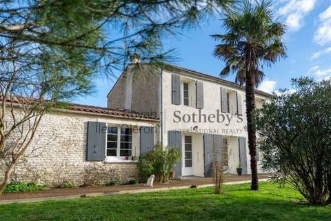 For sale at Royan Ile d'Oléron Sotheby's International Realty: authentic and charming renovated and detached Charentaise stone house on a fenced plot of over 1000sqm. Inside are many original features such as exposed stones and beams, they bring auth...