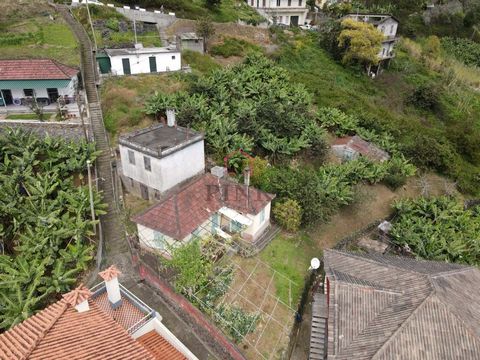 Wyjątkowa działka położona w Porto da Cruz, Machico, na przepięknej wyspie Madera. Działka o łącznej powierzchni 1030 metrów kwadratowych oferuje wyjątkową okazję do inwestycji na lokalnym rynku mieszkaniowym. Jedną z głównych cech tej działki są upr...