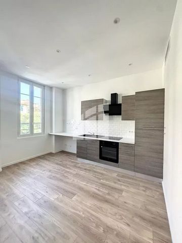 From studio to 2 rooms completely renovated BAS PESSICART – From 22.5 m² to 39m² In a small building completely rehabilitated, come and discover 7 apartments for sale from 200 000 to 260 000 €. The apartments are completely renovated, the kitchens eq...