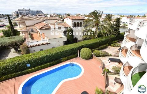 Certificado Energético: 5BF73Y4HSEMPURIABRAVA: Exclusive complex of six houses with moorings on the seafront for sale Exclusive! This fantastic holiday complex is located on the seafront in Empuriabrava. An exceptional location for all activities! Cl...