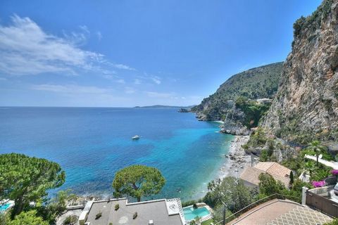 Summary Luxurious spacious villa, ideally situated at the gates of Monaco within a secure domain. Completely renovated with a sophisticated design to enhance natural light and stunning sea views, it offers a zen and inviting ambiance. Spanning approx...