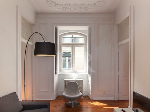 3-bedroom apartment for sale in Lisbon, with an excellent location in Baixa, an area in the heart of the city known for its rich history, Pombaline architecture and vibrant culture. Housed in a recently restored Pombaline building with an elevator, t...