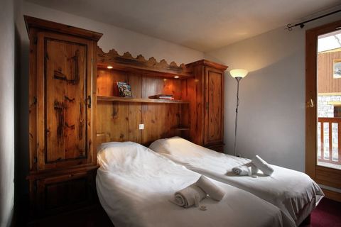 Residence Plein Sud consists of four larger, connected chalets with in total 13 luxurious apartments. All apartments are nicely decorated and have got a balcony. The 6-person apartments and larger even have a cosy open fireplace. This very well maint...